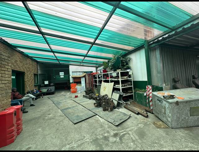 800M² WAREHOUSE TO LET IN CHLOORKOP